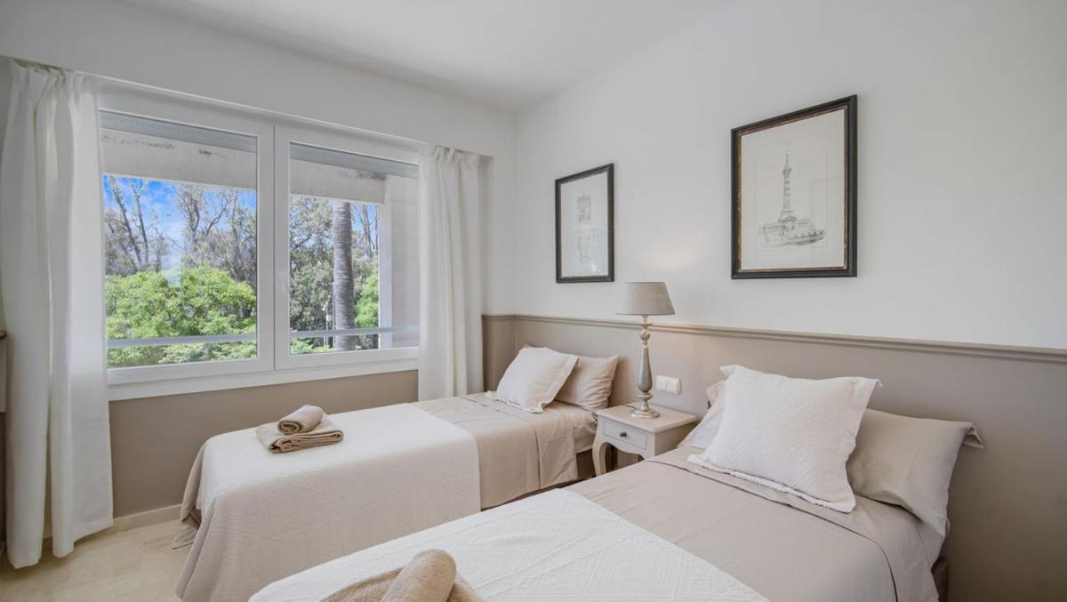 Beach-Line Apartment With 3 Bedrooms In エステポナ エクステリア 写真